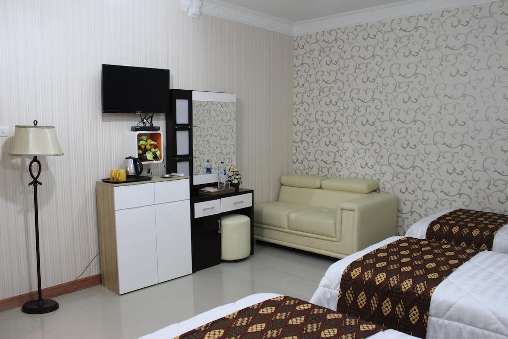 Rene Hotel Yogyakarta Esterno foto