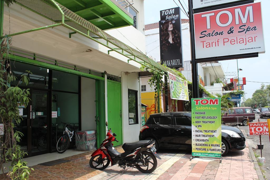 Rene Hotel Yogyakarta Esterno foto