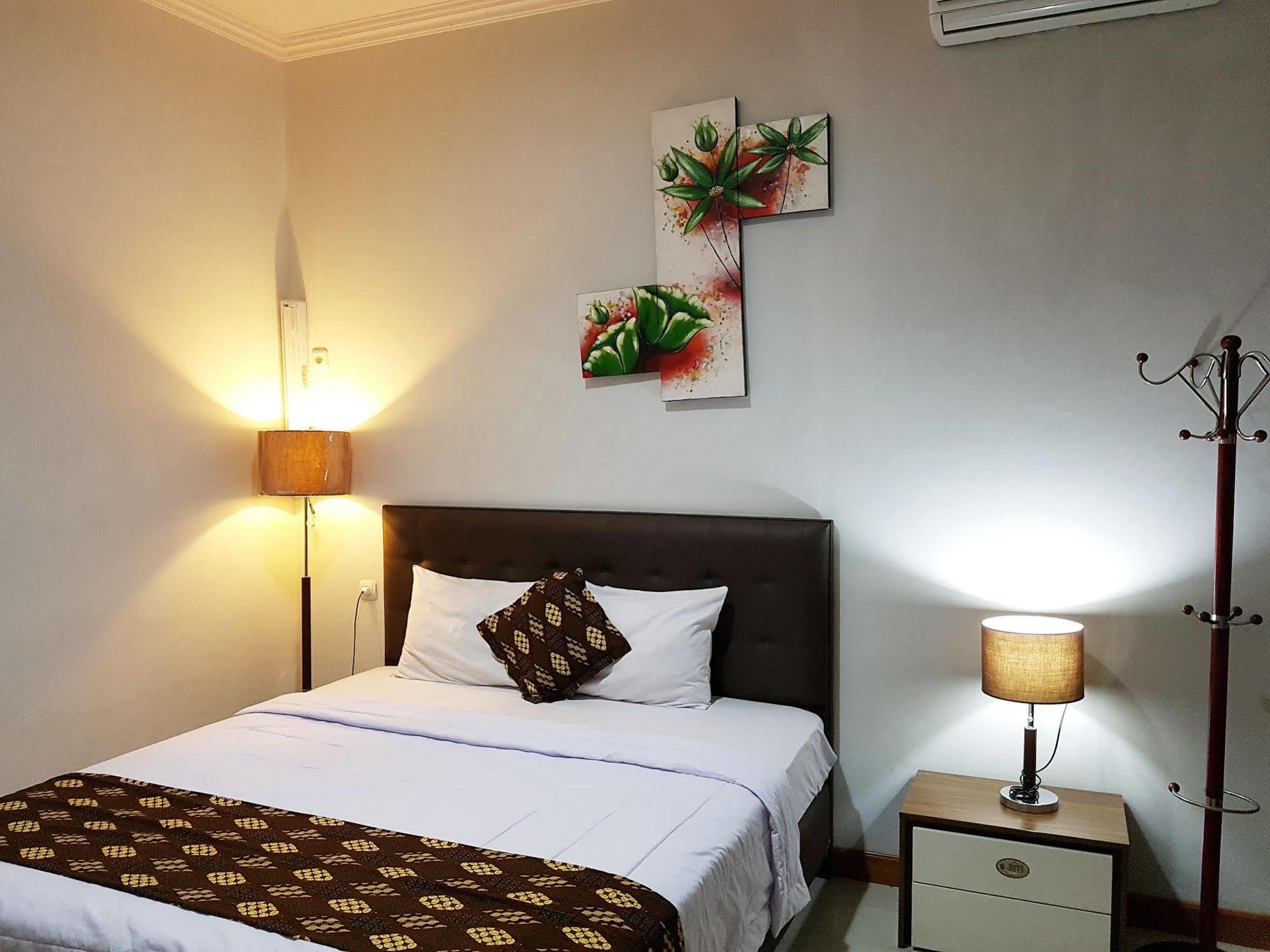 Rene Hotel Yogyakarta Esterno foto