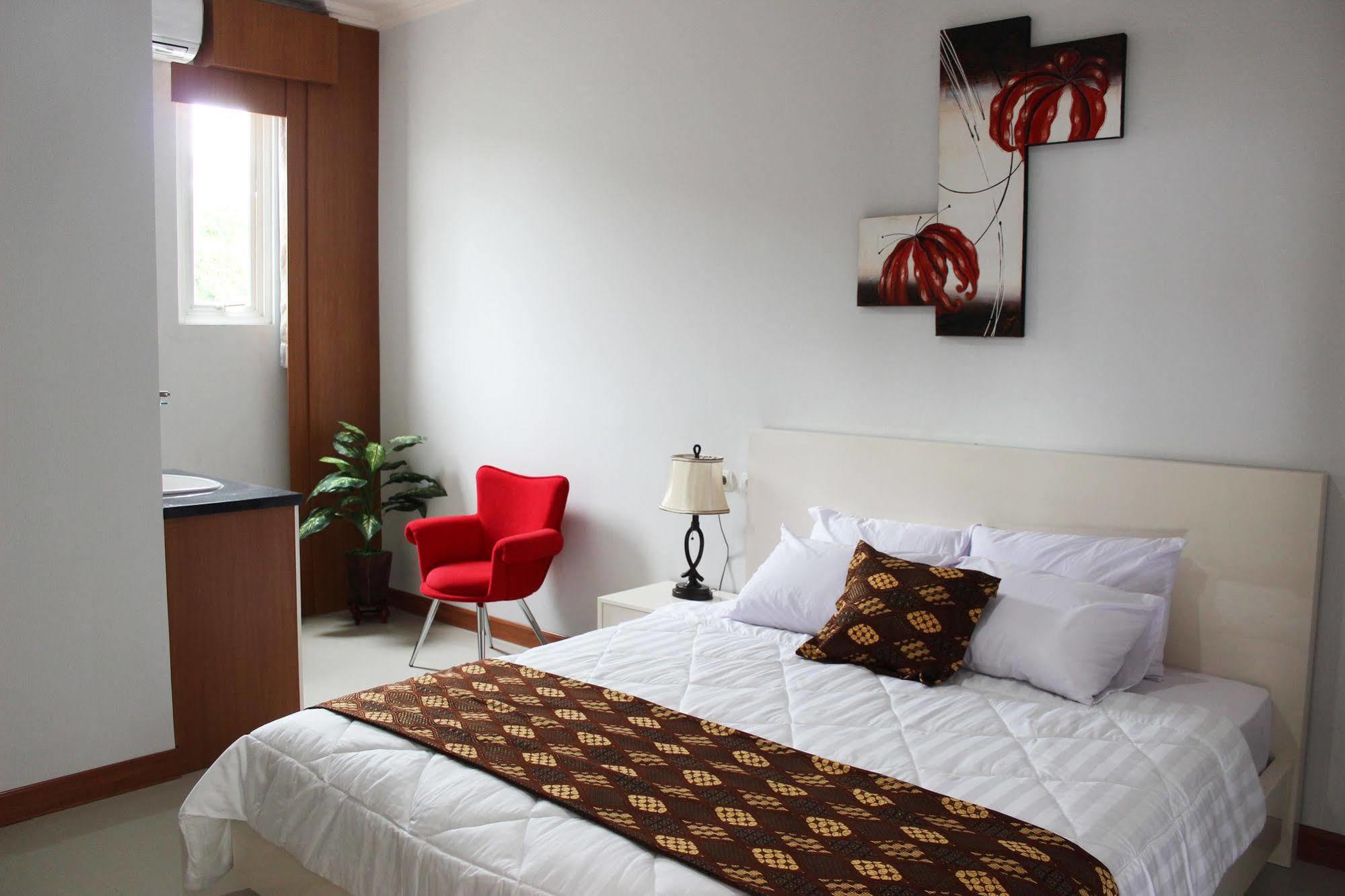 Rene Hotel Yogyakarta Esterno foto