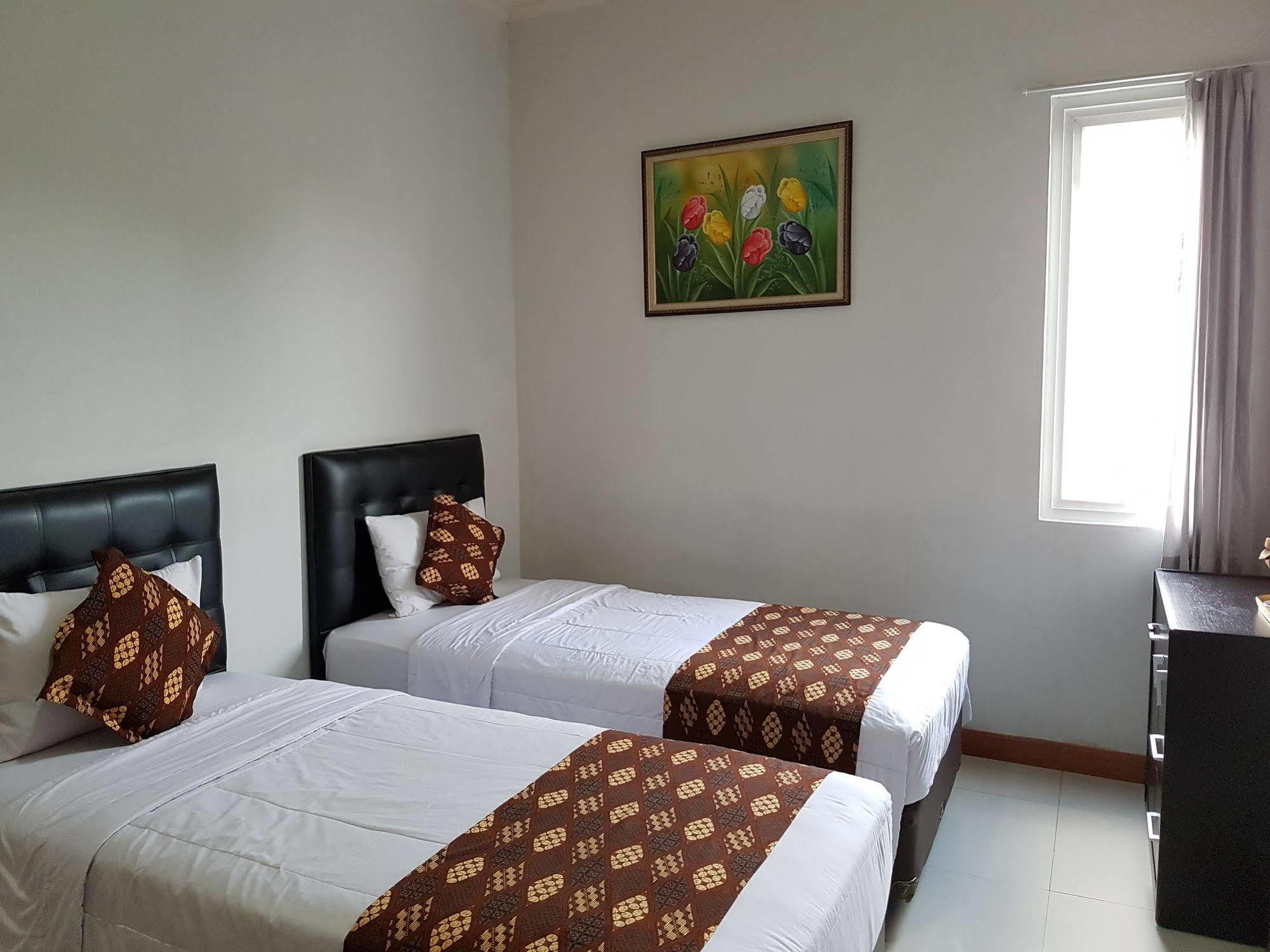 Rene Hotel Yogyakarta Esterno foto