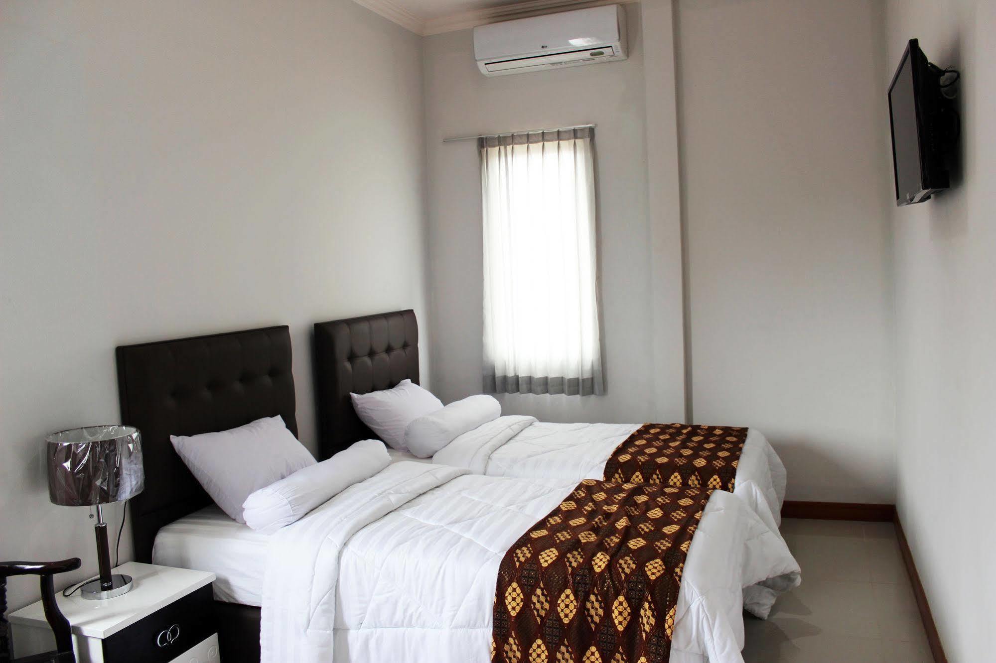 Rene Hotel Yogyakarta Esterno foto