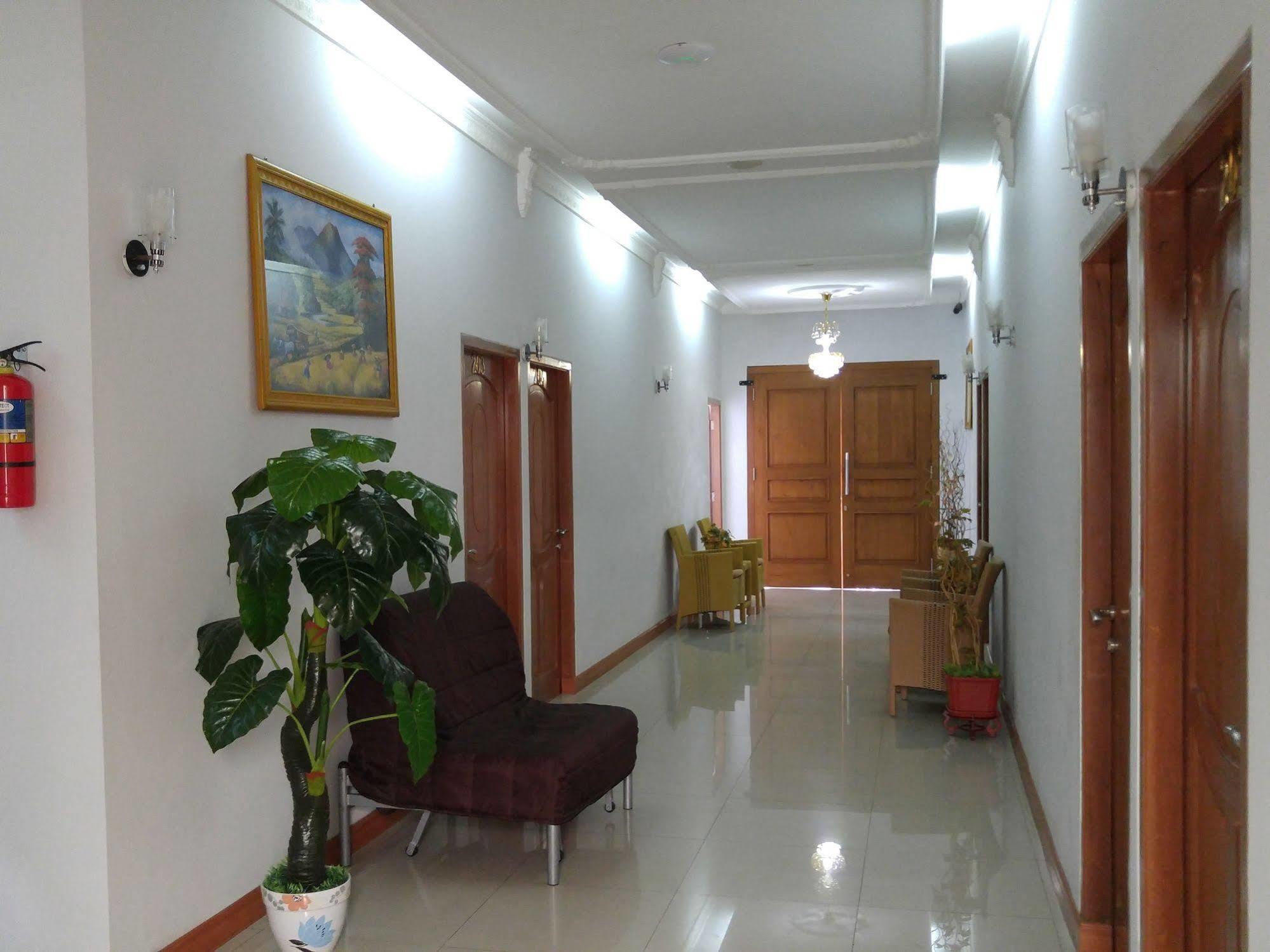 Rene Hotel Yogyakarta Esterno foto